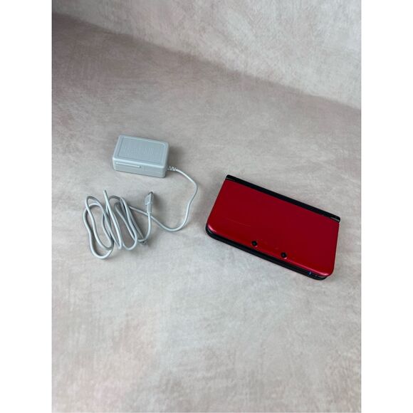 Nintendo 3DS XL + Super Mario Bros 2 480p Video Game Handheld System Red - Picture 2 of 14